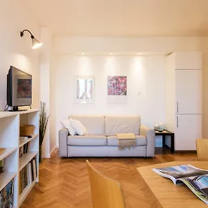 Joivy Homey 1-bed With View Near Citylife Milano